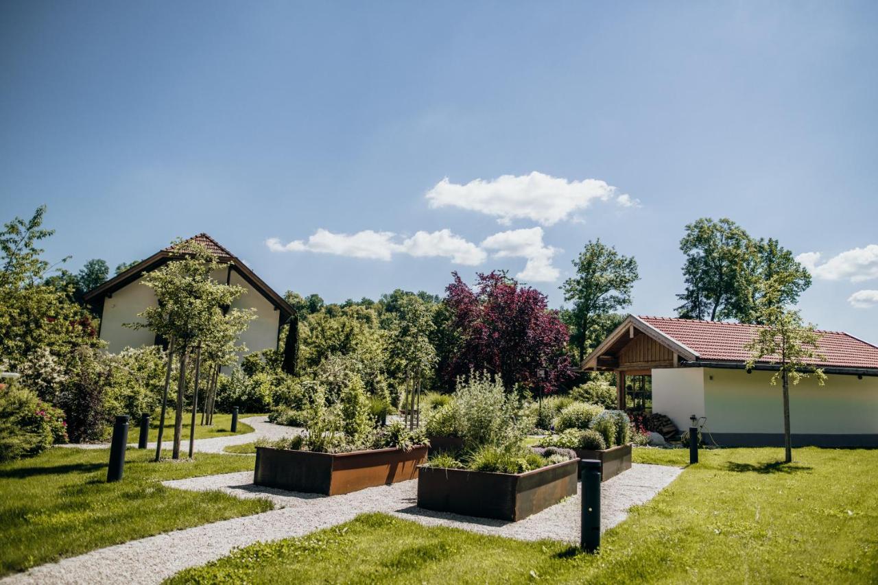 Angermuehle Landgasthof Altenmarkt an der Alz Exterior photo